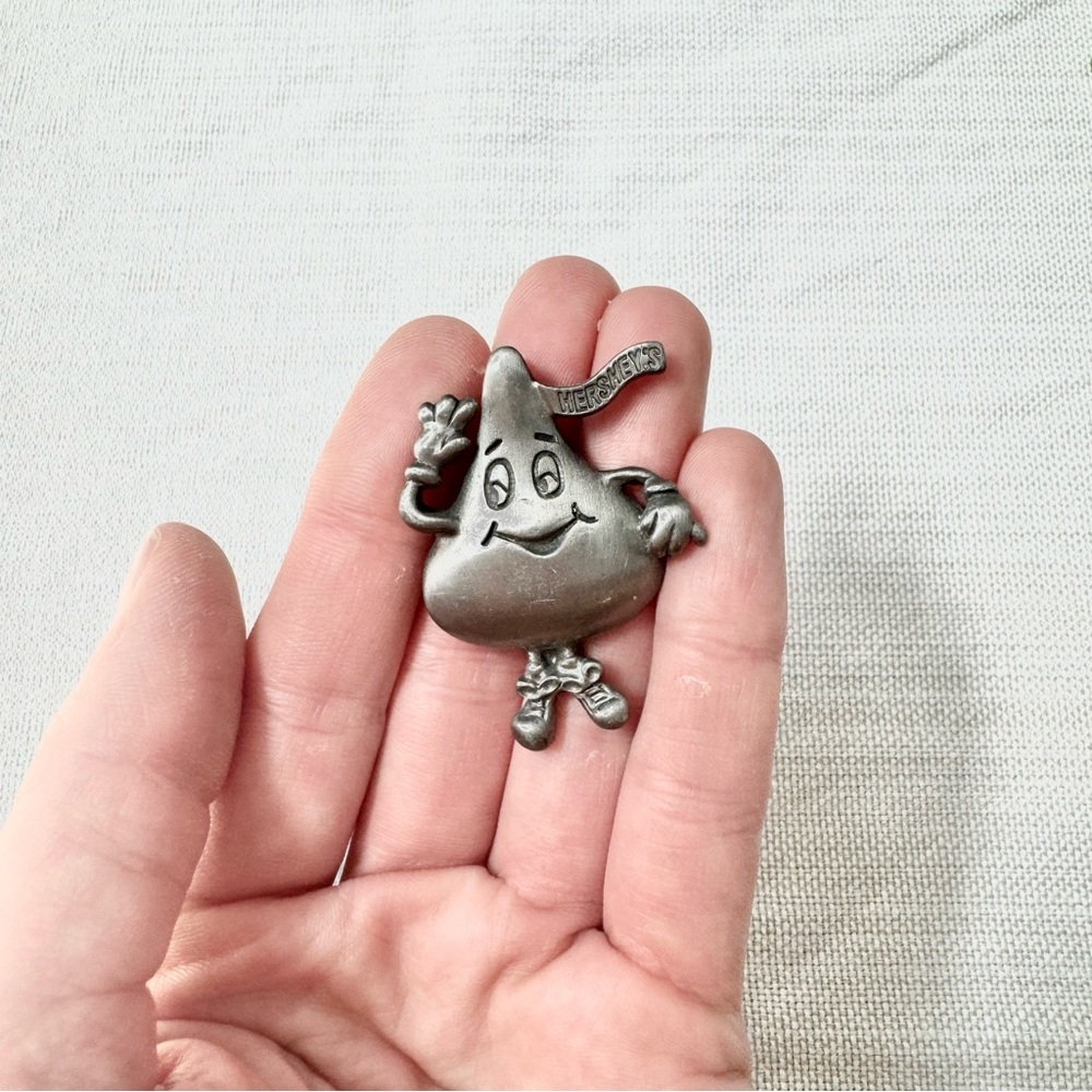 Vintage Silver Hersheys KISS brooch pin